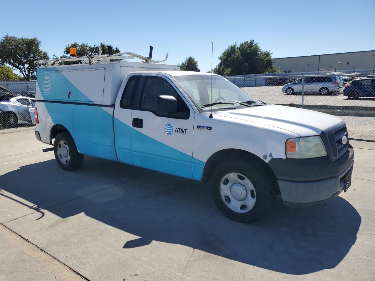2008 Ford F150 White vin: 1FTRF12248KB87656 Damage: Right Front Fender, Peeling, 5 To 6 Inches