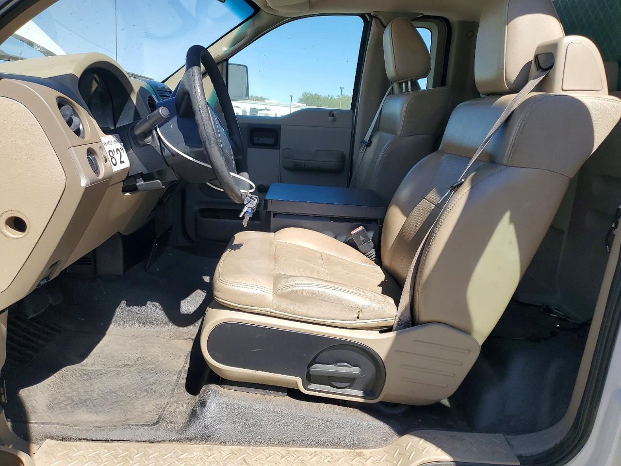 2008 Ford F150 White vin: 1FTRF12248KB87656