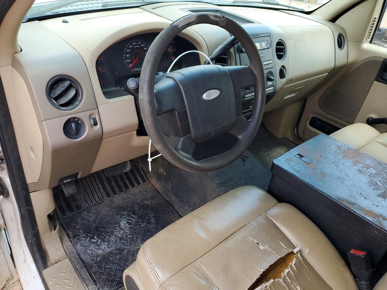 2008 Ford F150 White vin: 1FTRF12248KC36211