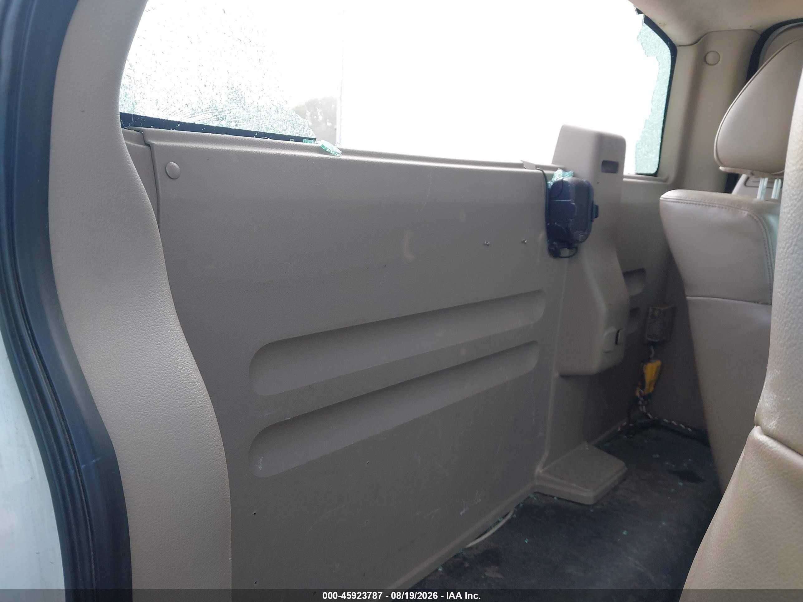 2008 Ford F-150 Stx/xl/xlt White vin: 1FTRF12248KD93592