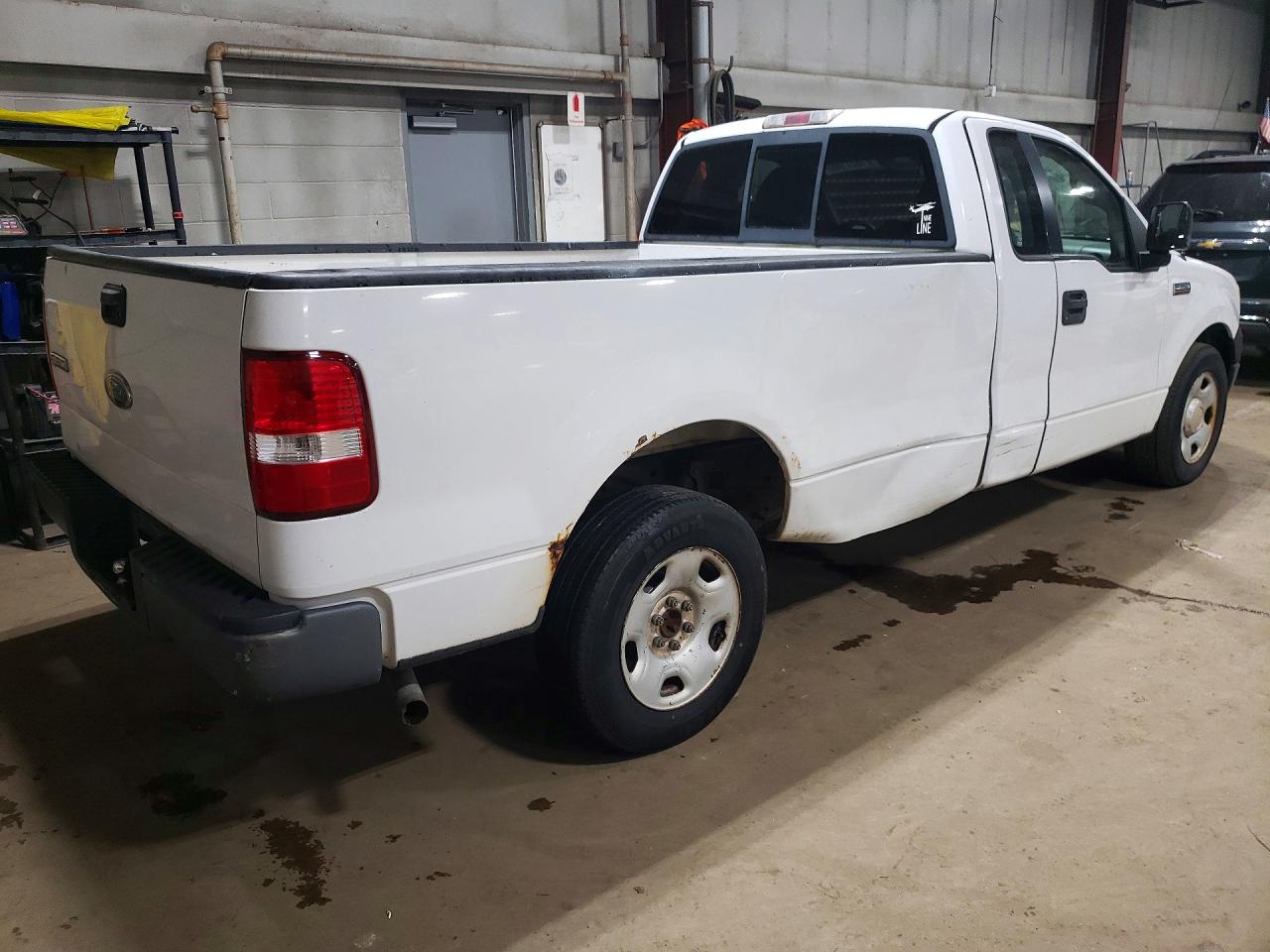 2005 Ford F150 White vin: 1FTRF12255NB94514
