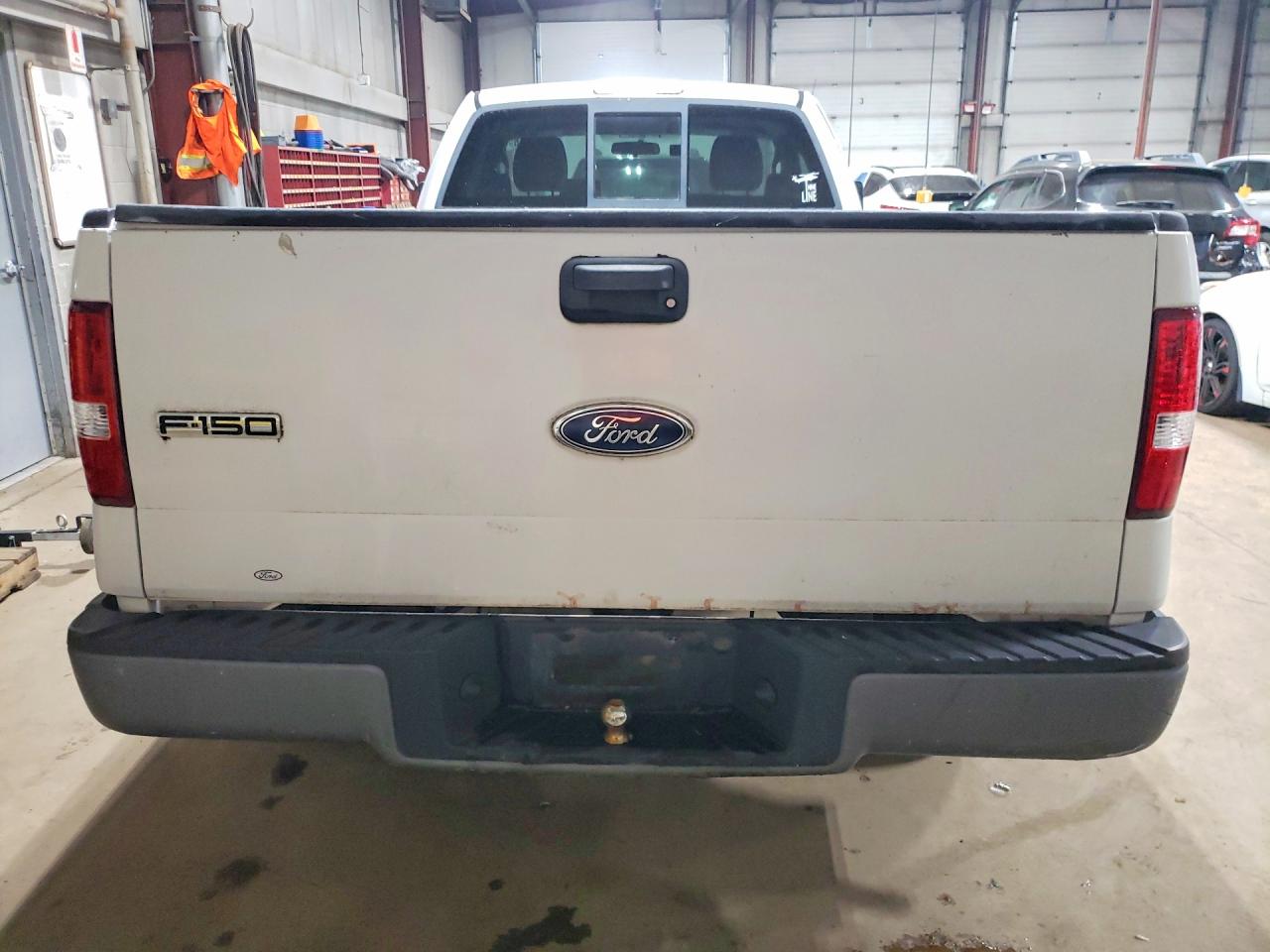 2005 Ford F150 White vin: 1FTRF12255NB94514