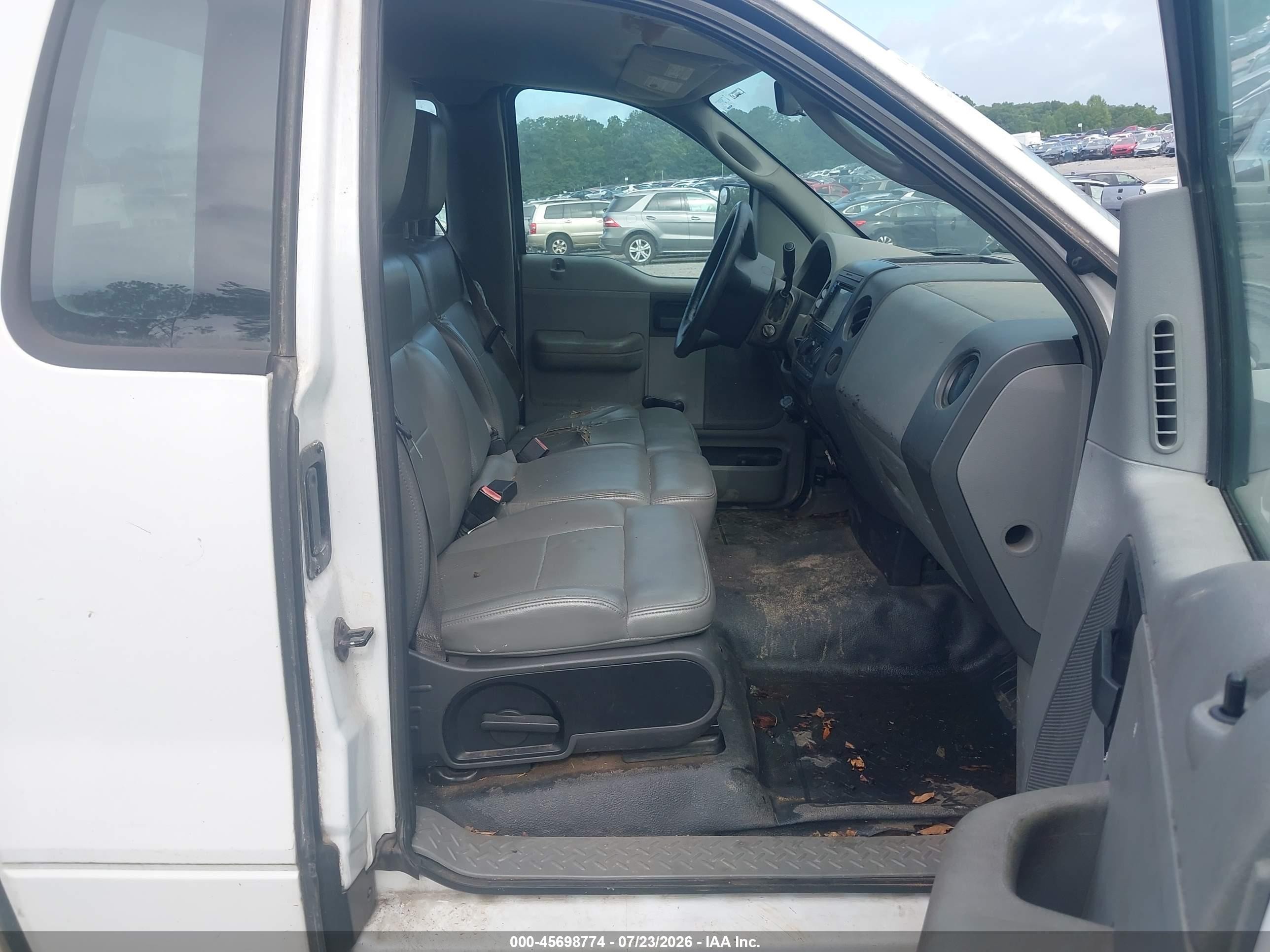 2006 Ford F-150 Stx/xl/xlt White vin: 1FTRF12256KC01920