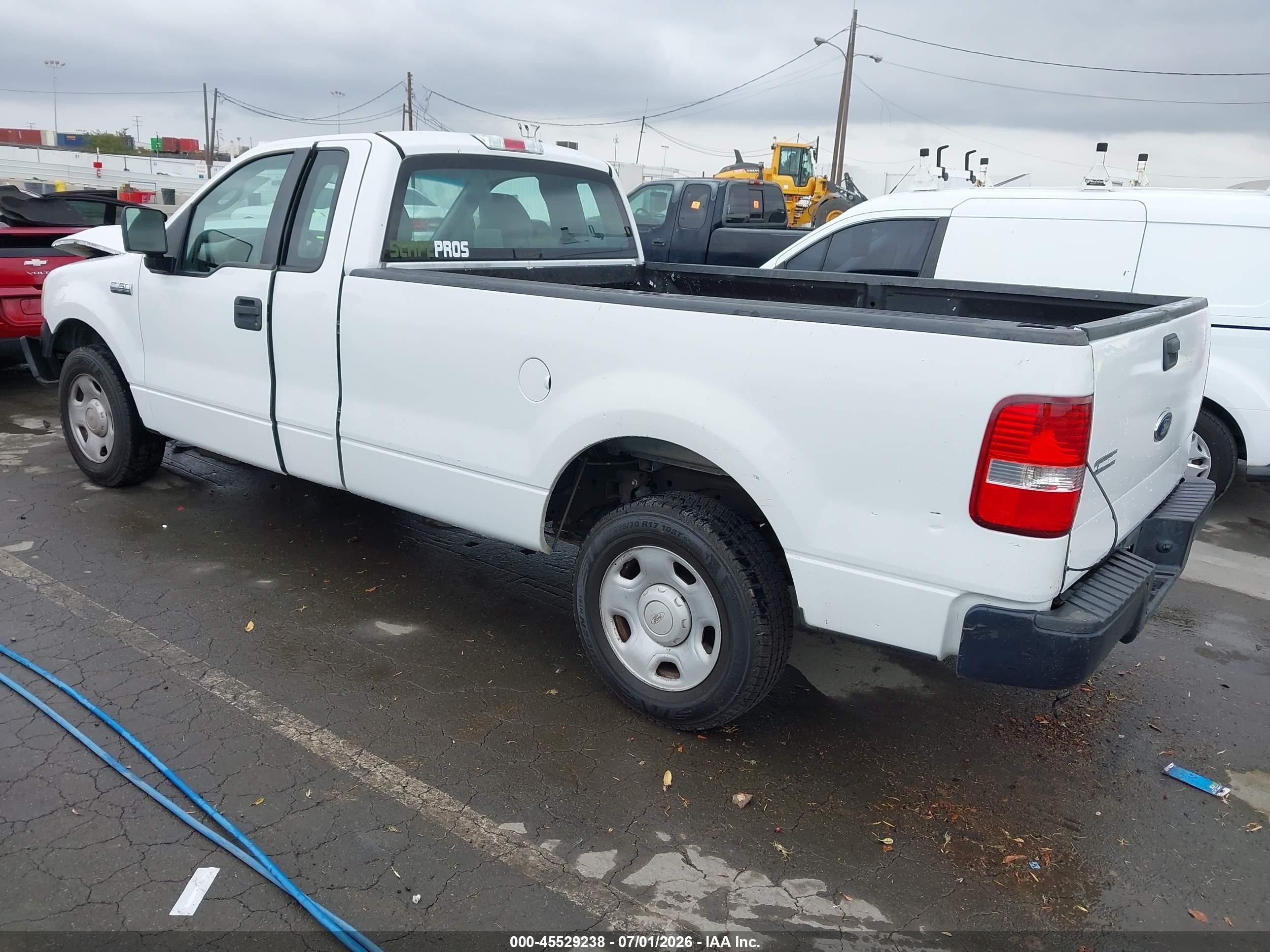 2007 Ford F-150 Stx/xl/xlt White vin: 1FTRF12257KC82404