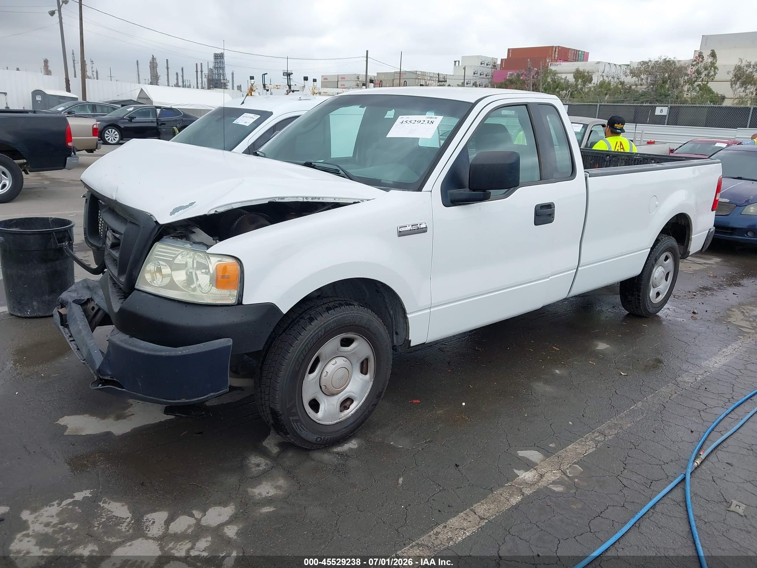 2007 Ford F-150 Stx/xl/xlt White vin: 1FTRF12257KC82404