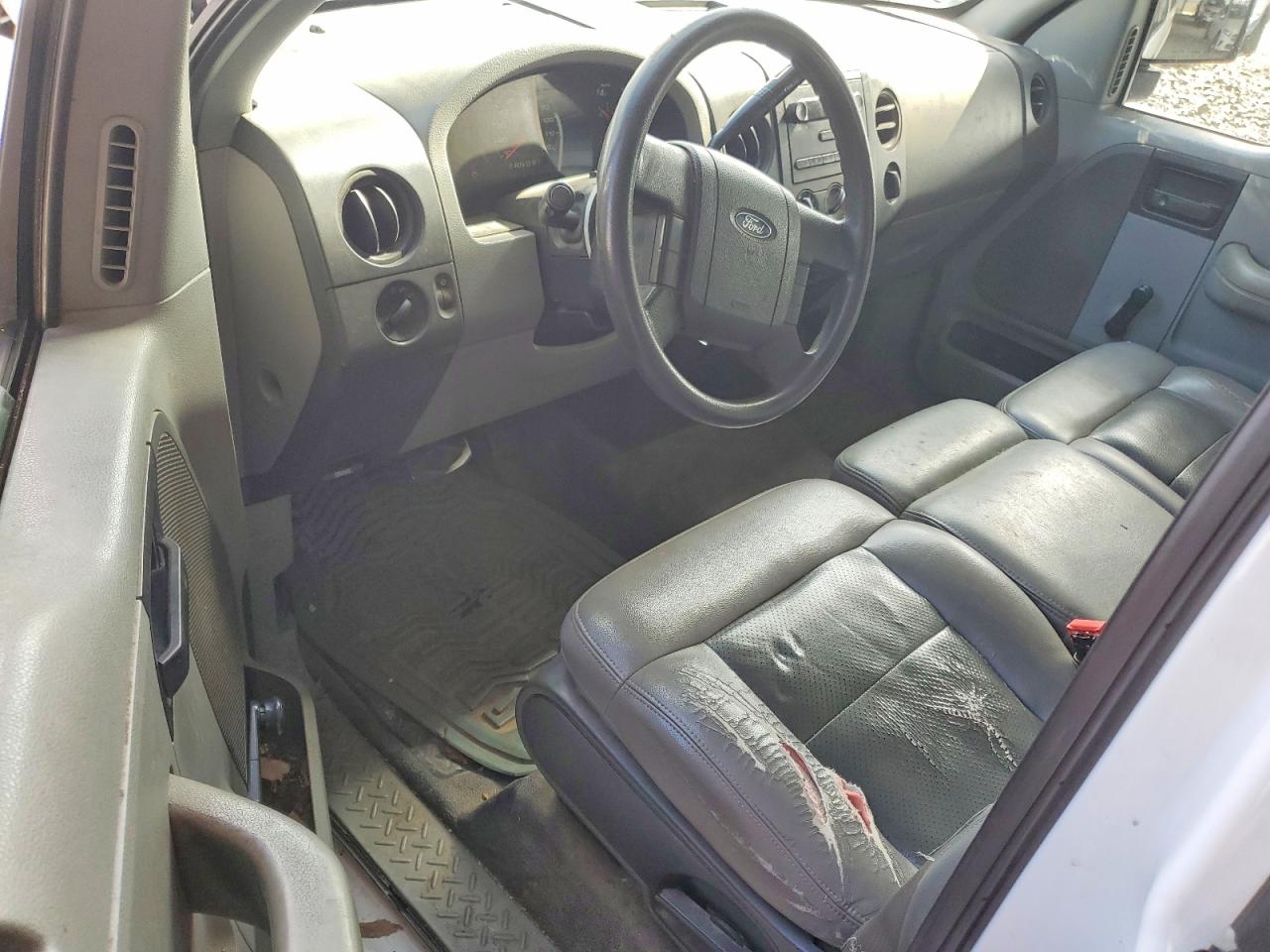 2007 Ford F150 White vin: 1FTRF12257KD13084