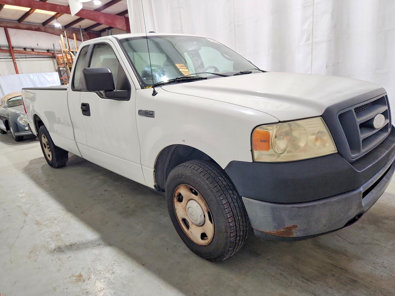 2008 Ford F150 White vin: 1FTRF12258KB62880