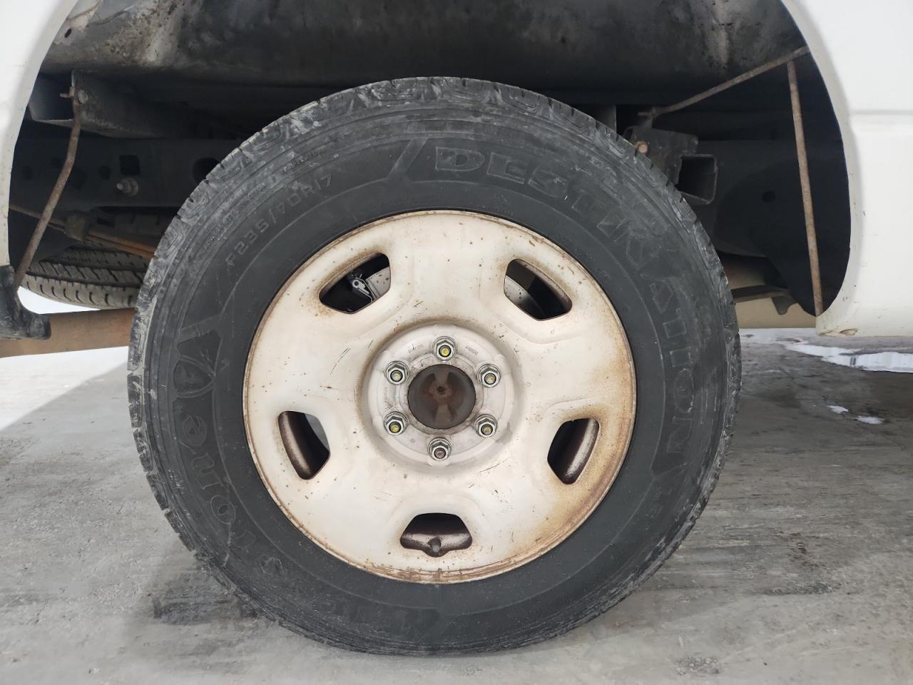 2008 Ford F150 White vin: 1FTRF12258KB62880 Damage: Right Rear Wheel, Rust, Severe Damage
