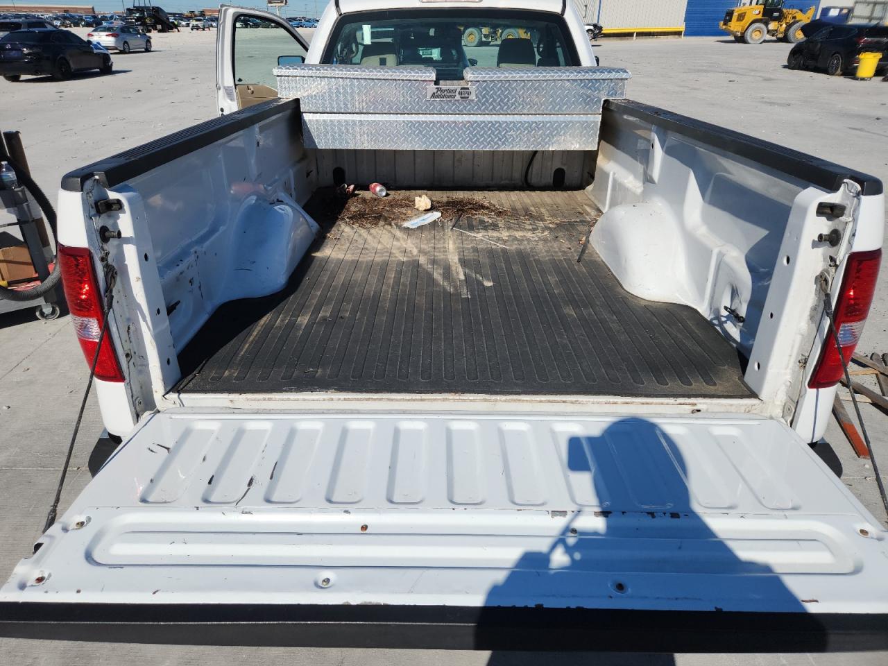 2008 Ford F150 White vin: 1FTRF12258KB87567 Damage: Aftermarket Accessory, Aftermarket, Acceptable