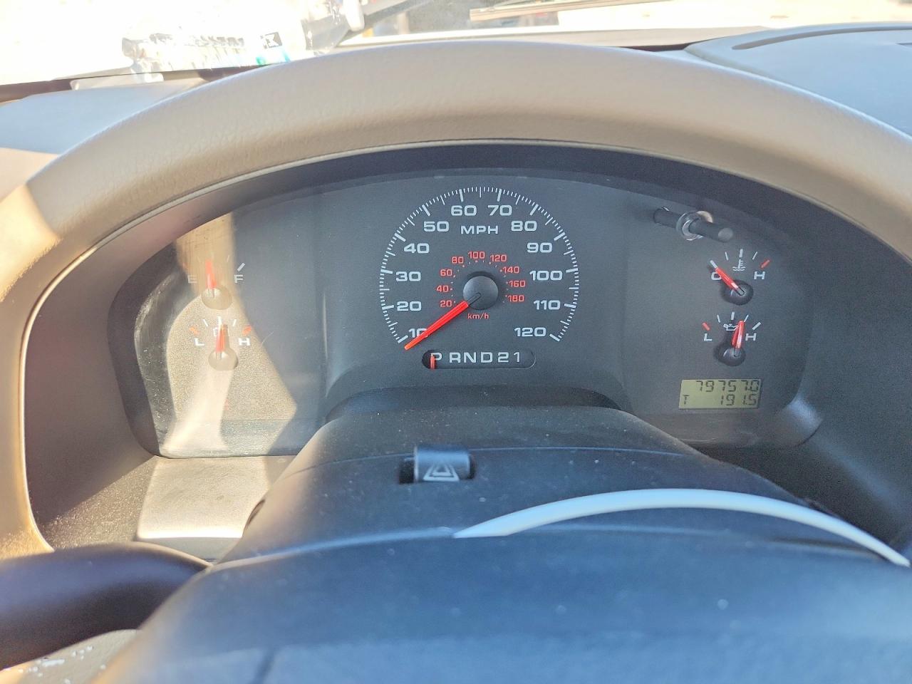 2008 Ford F150 White vin: 1FTRF12258KB87567