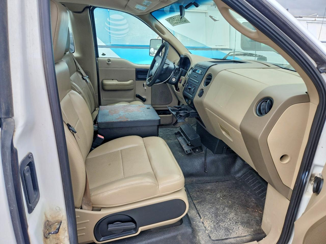 2008 Ford F150 White vin: 1FTRF12258KB87567