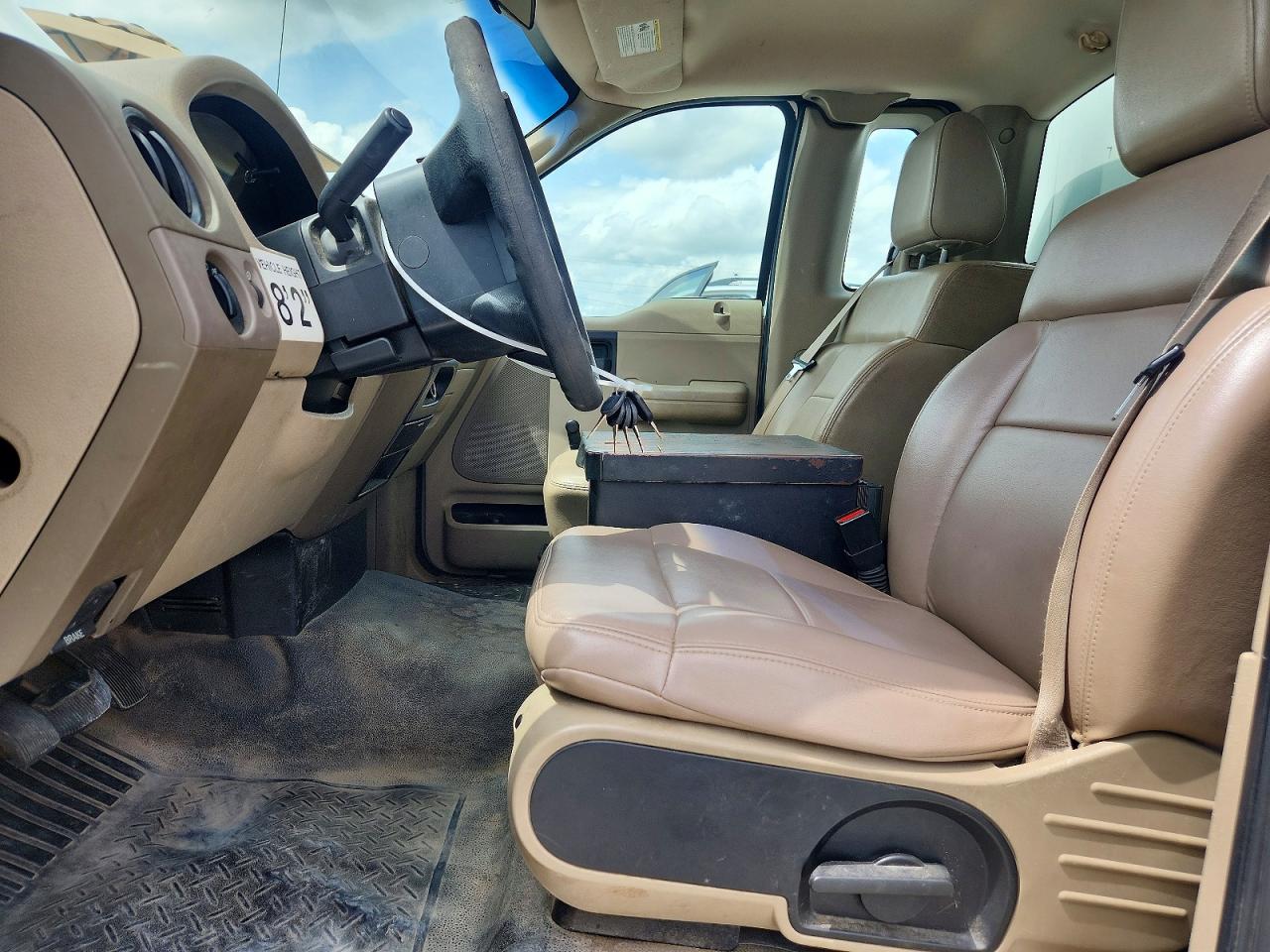 2008 Ford F150 White vin: 1FTRF12258KC10782