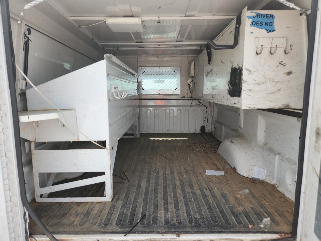 2008 Ford F150 White vin: 1FTRF12258KC10782 Damage: Inside Bed, Multiple Scratches Heavy, 10 Or More