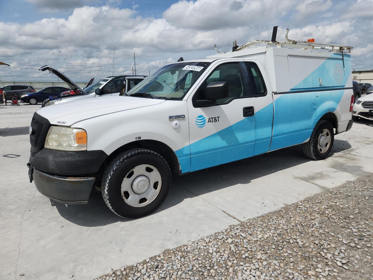 2008 Ford F150 White vin: 1FTRF12258KC10782 Damage: Left Front Wheel, Chipped, 10 Or More