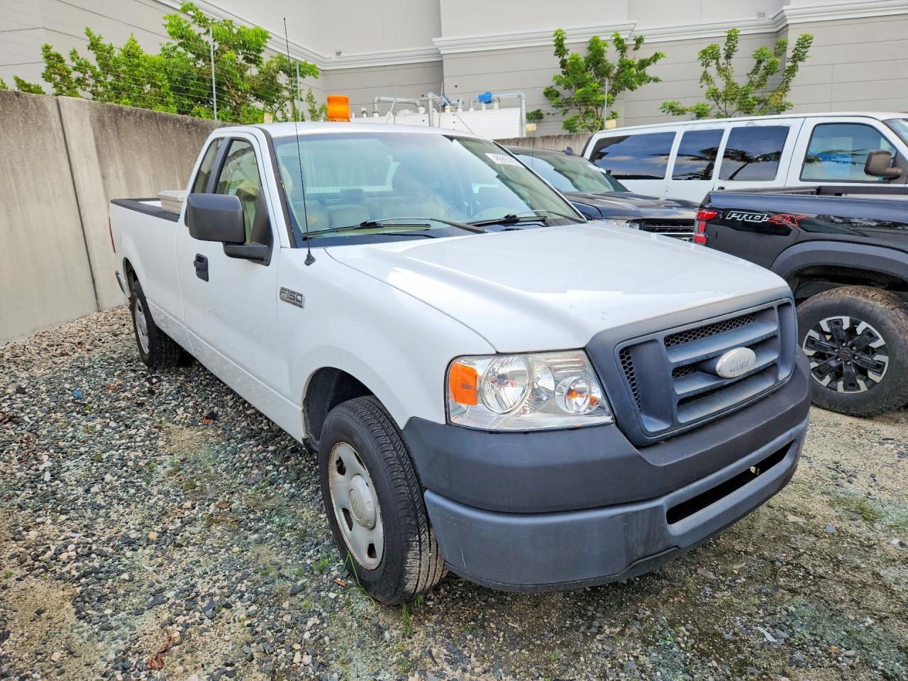 2008 Ford F150 Белый vin: 1FTRF12258KC11107
