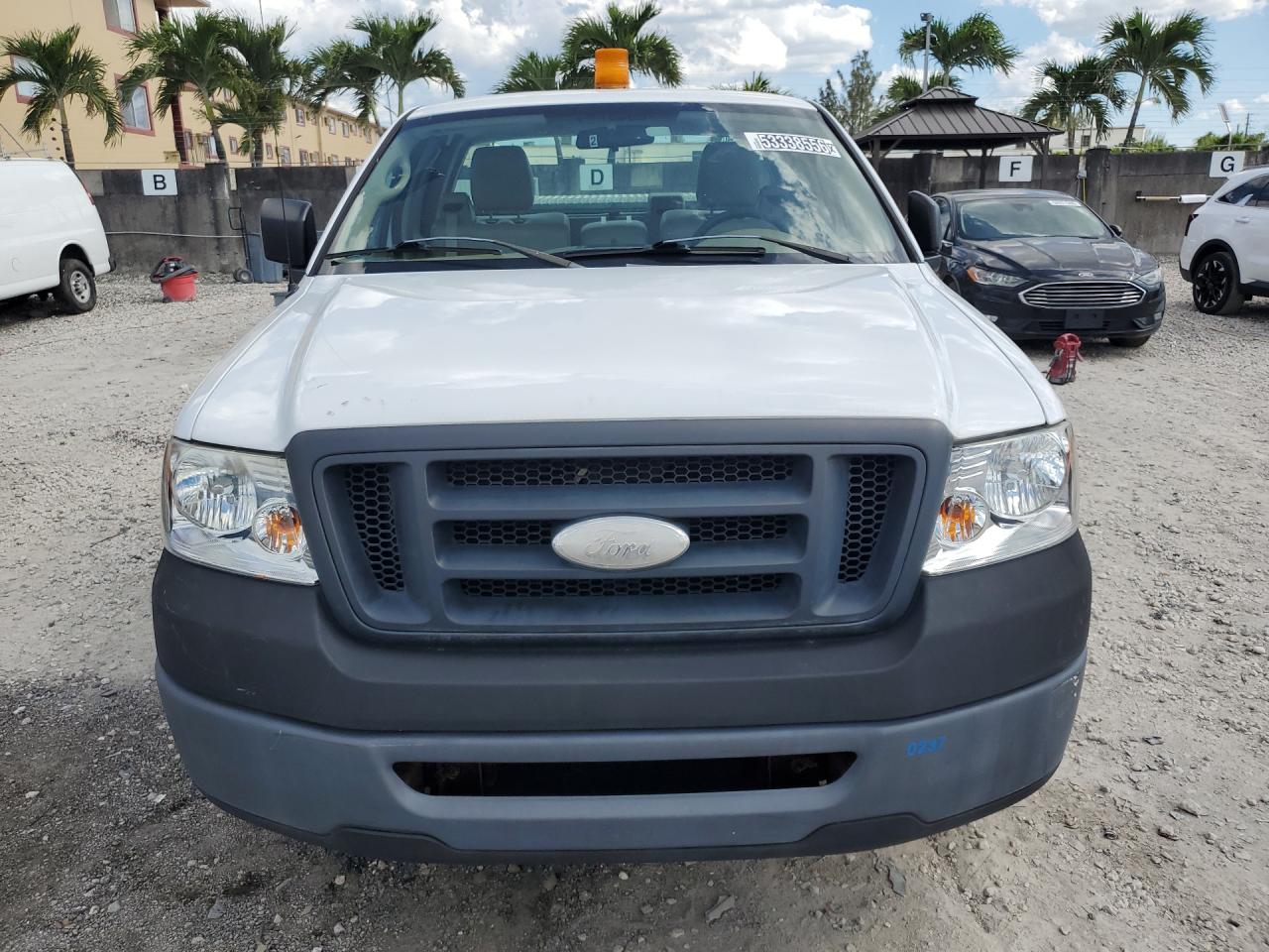 2008 Ford F150 Белый vin: 1FTRF12258KC11107 Damage: Hood, Heavy Scratch, 1/2 To 1 Inch