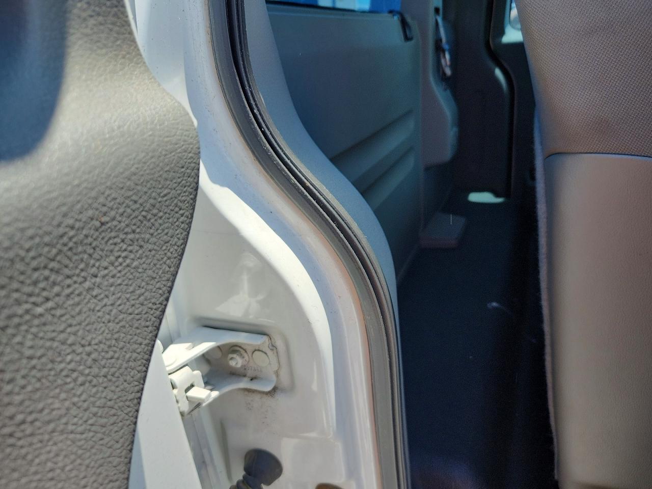 2005 Ford F150 Белый vin: 1FTRF12265NA52382