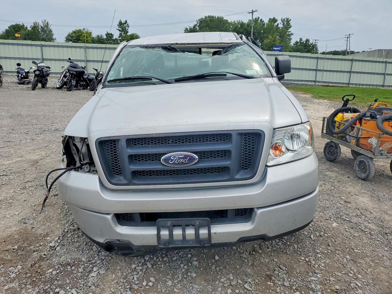 2005 Ford F150 Silver vin: 1FTRF12265NA63463