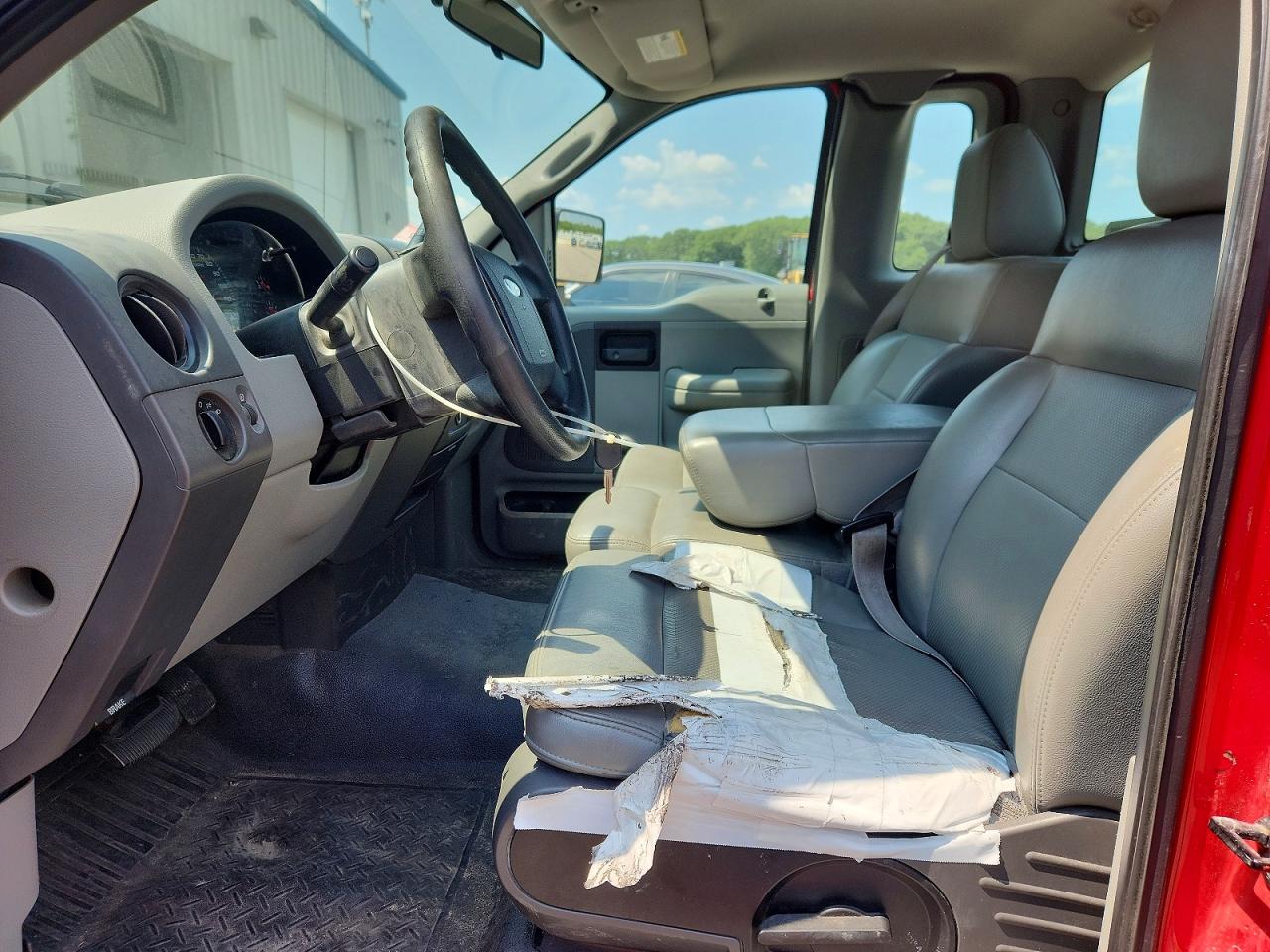 2005 Ford F150 Красный vin: 1FTRF12265NB22026