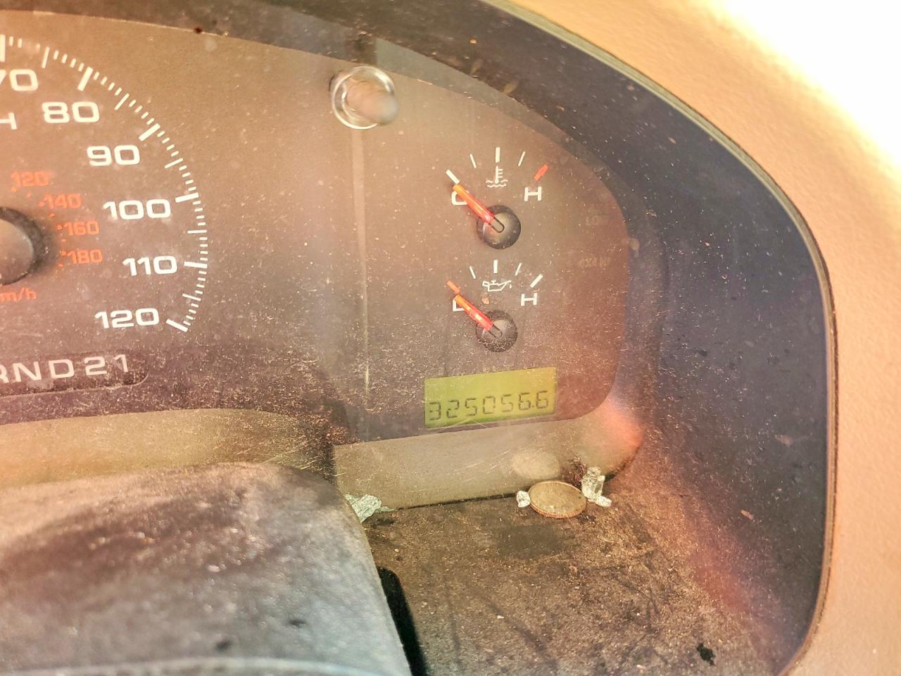 2005 Ford F150 Tan vin: 1FTRF12265NB93064