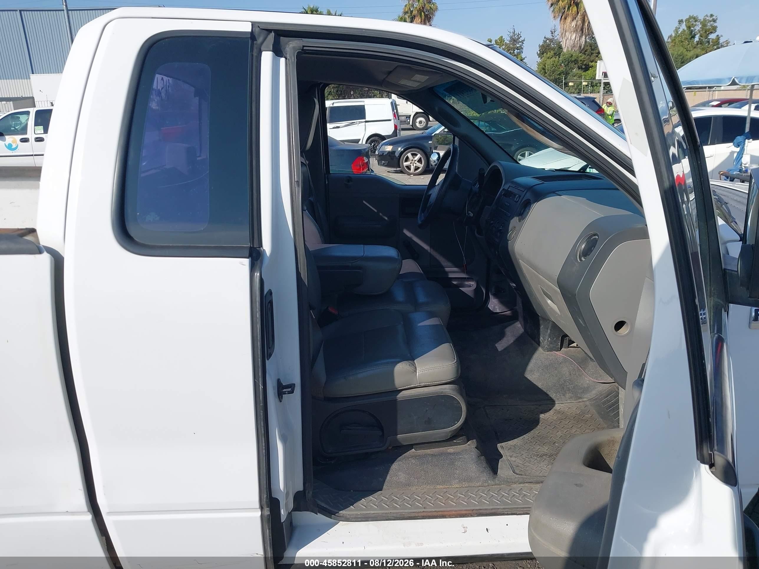 2006 Ford F-150 Stx/xl/xlt White vin: 1FTRF12266NA32540