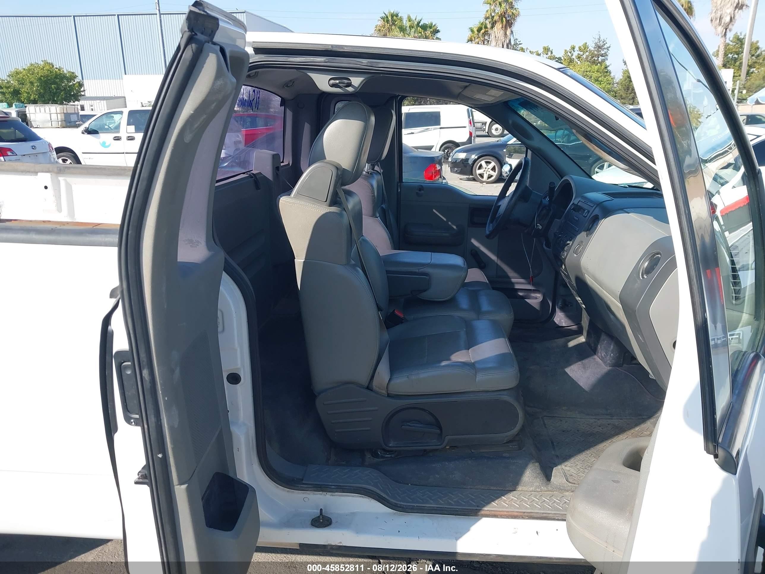 2006 Ford F-150 Stx/xl/xlt White vin: 1FTRF12266NA32540