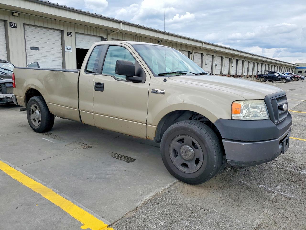 2007 Ford F150 Beige vin: 1FTRF12267NA49792