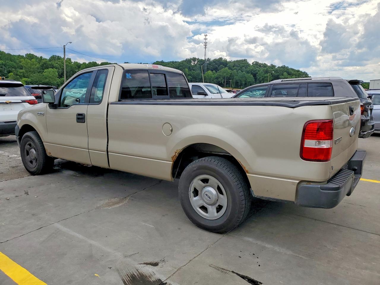 2007 Ford F150 Beige vin: 1FTRF12267NA49792