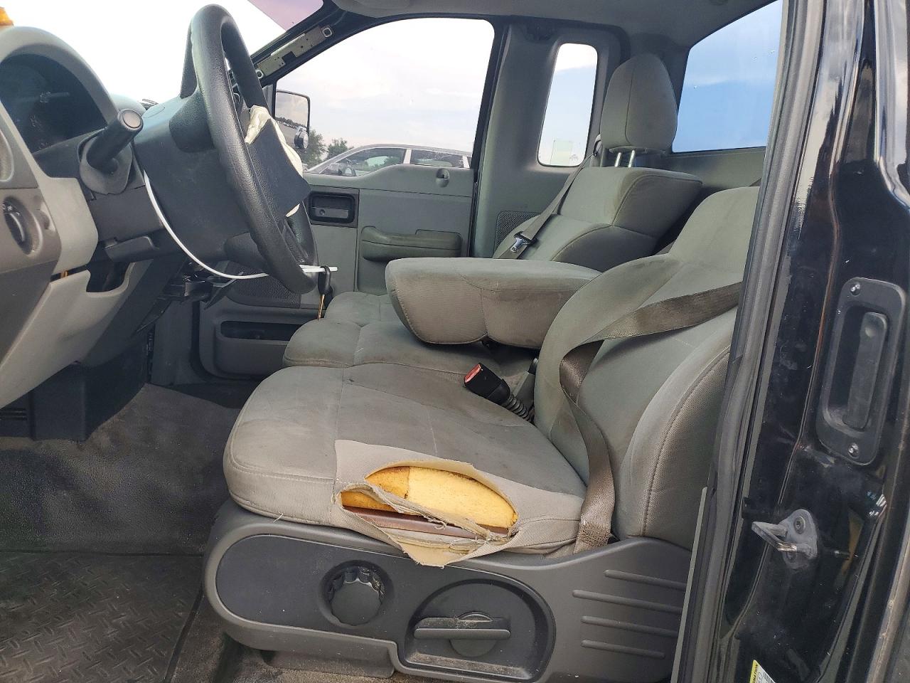 2007 Ford F150 Black vin: 1FTRF12267NA80508