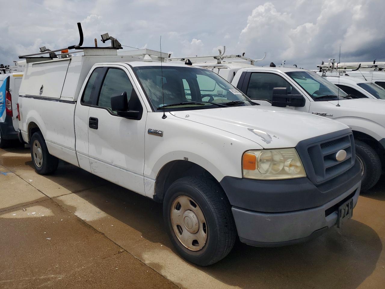 2008 Ford F150 White vin: 1FTRF12268KB70079