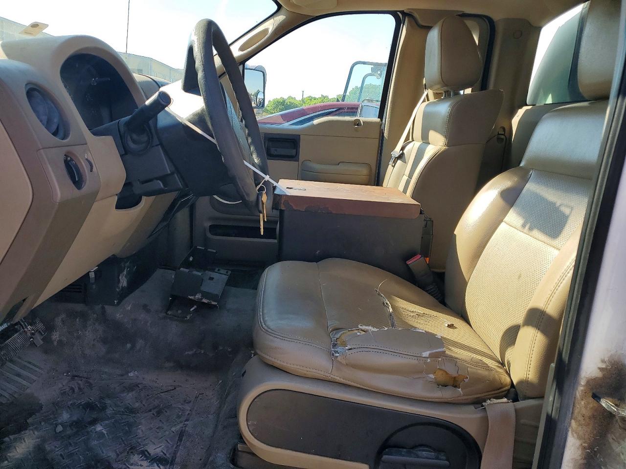 2008 Ford F150 White vin: 1FTRF12268KB70079