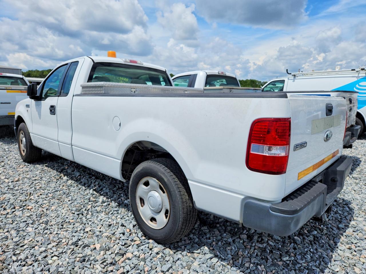 2008 Ford F150 White vin: 1FTRF12268KC88035