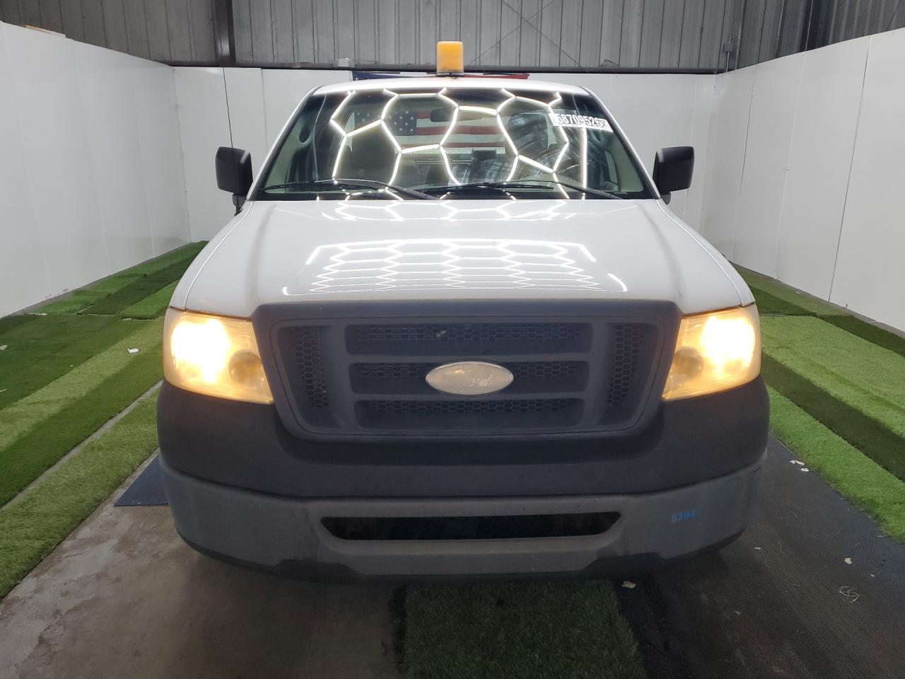 2008 Ford F150 White vin: 1FTRF12268KC88035 Damage: Left Head Lamp, Faded, Repair Required