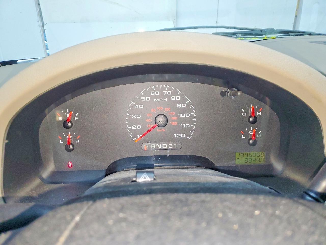 2008 Ford F150 White vin: 1FTRF12268KC88035