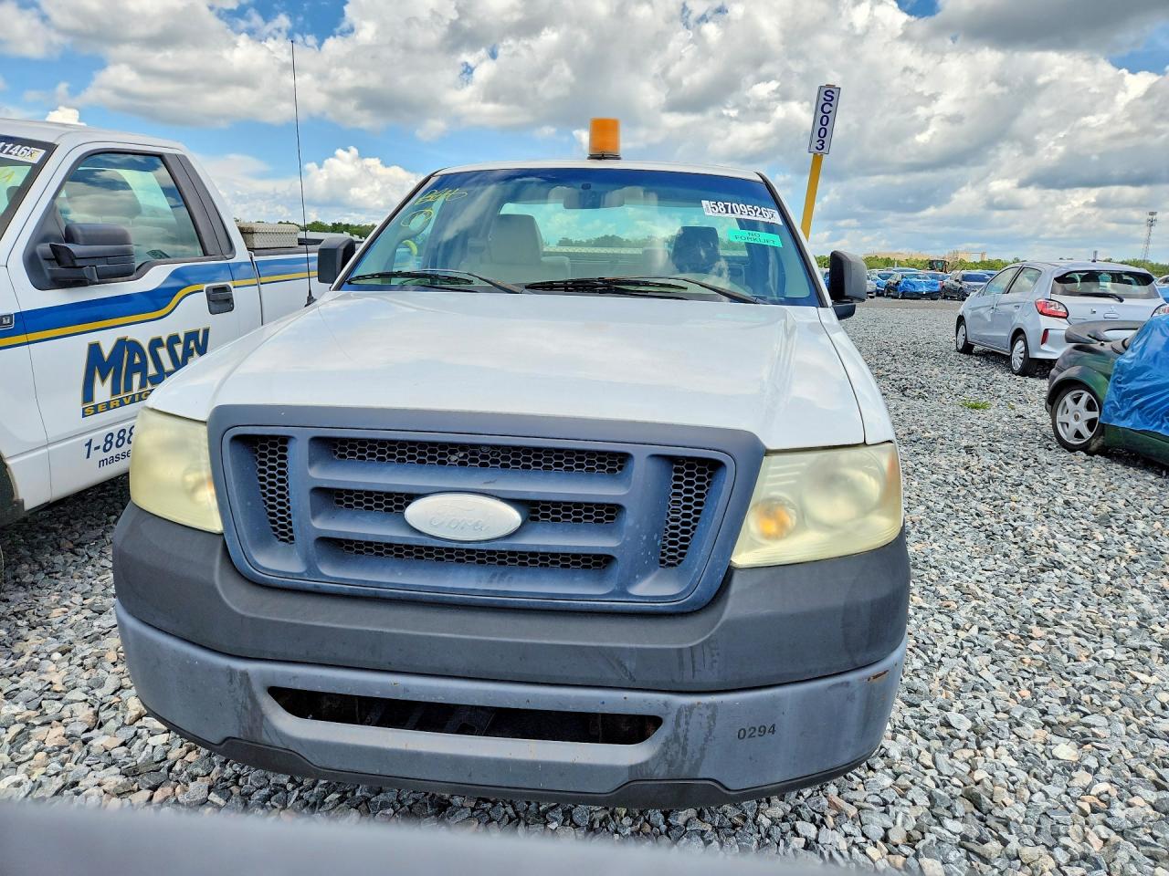 2008 Ford F150 White vin: 1FTRF12268KC88035