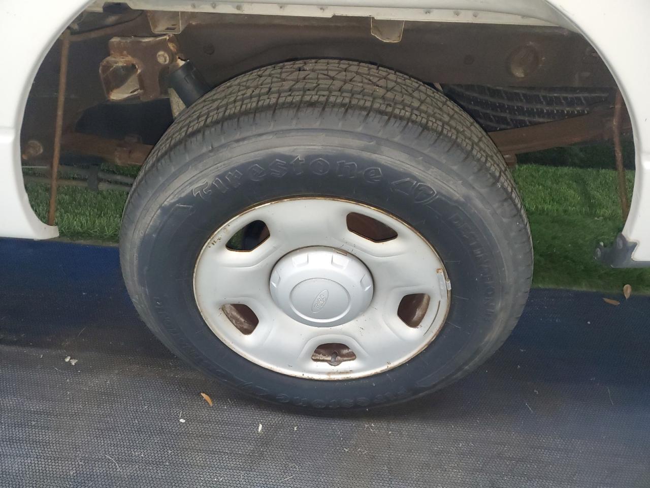 2008 Ford F150 White vin: 1FTRF12268KC88035 Damage: Left Rear Wheel, Chipped, 4