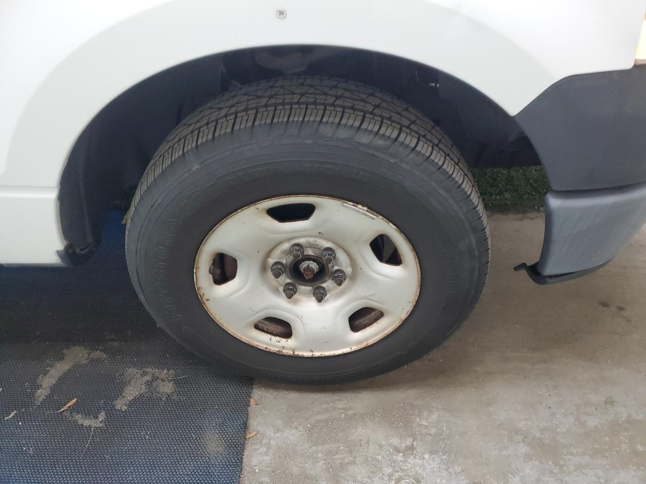 2008 Ford F150 White vin: 1FTRF12268KC88035 Damage: Right Front Wheel, Chipped, 3