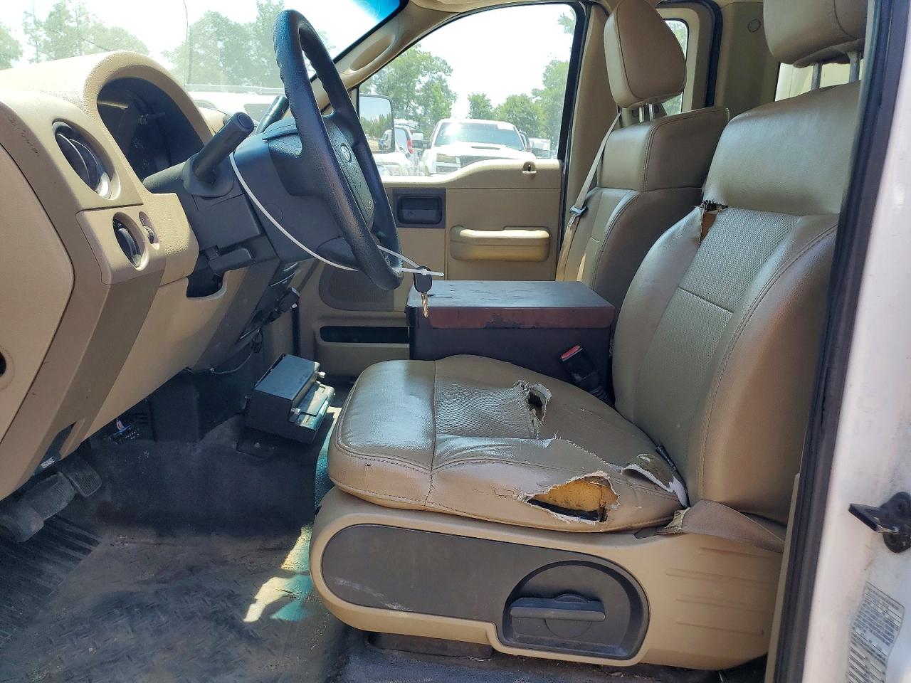 2008 Ford F150 Белый vin: 1FTRF12268KD93173