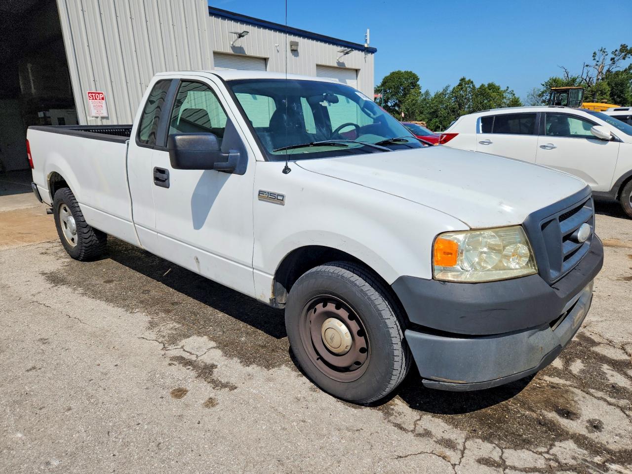 2008 Ford F150 White vin: 1FTRF12268KD97482