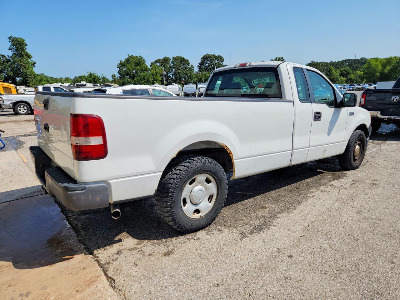 2008 Ford F150 White vin: 1FTRF12268KD97482