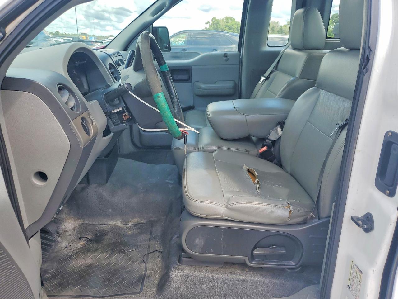 2008 Ford F150 White vin: 1FTRF12268KF00965