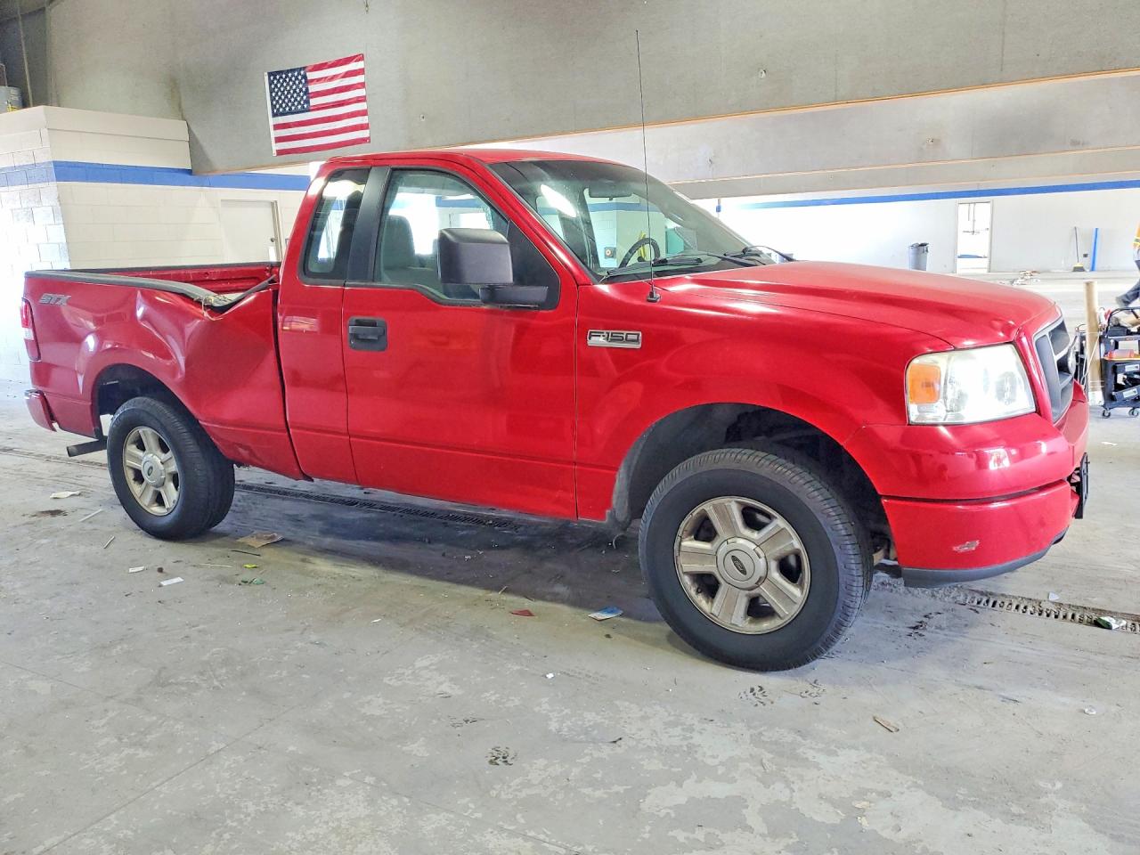2005 Ford F150 Red vin: 1FTRF12275NB59540