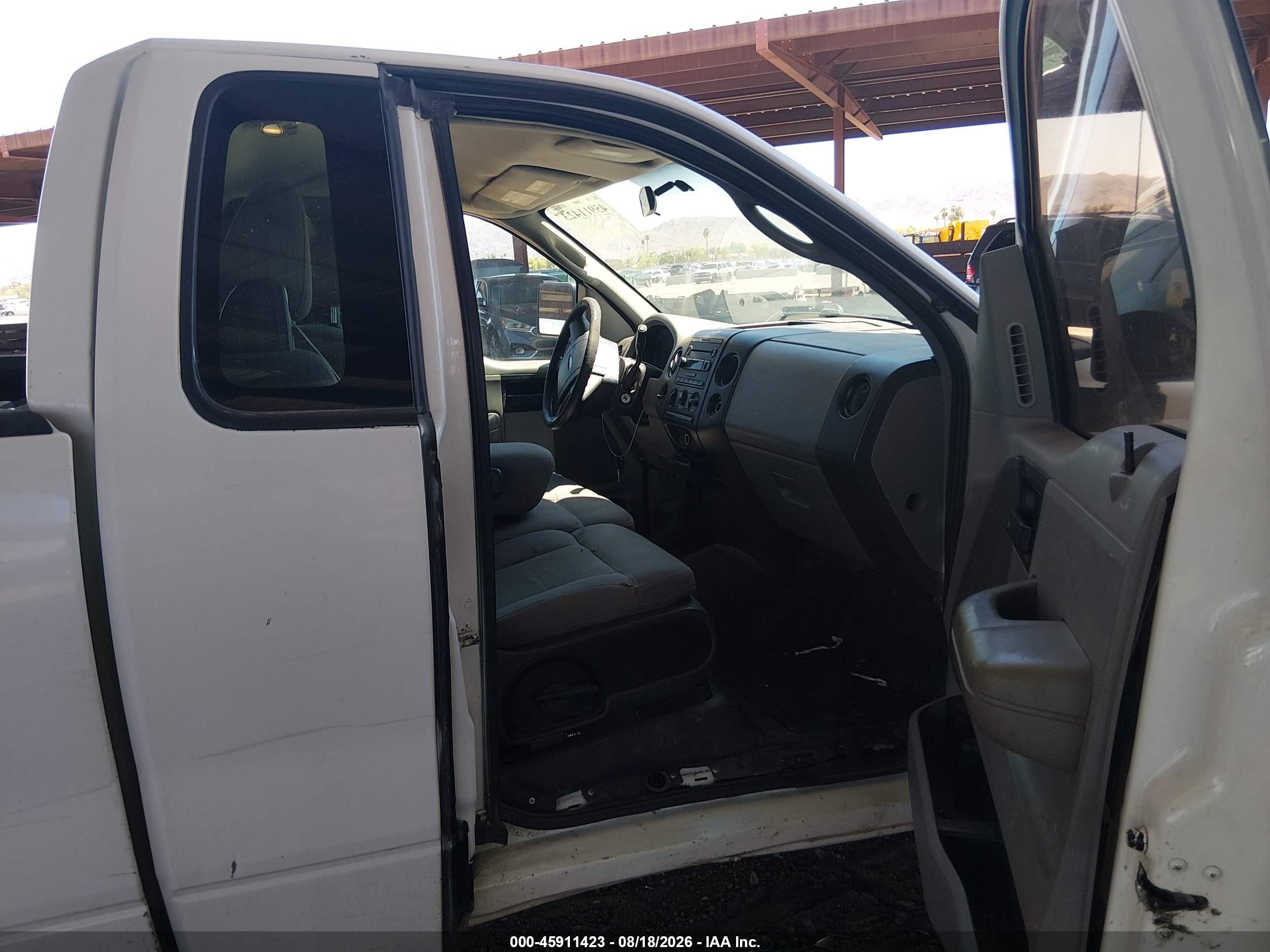 2006 Ford F-150 Stx/xl/xlt White vin: 1FTRF12276NB68403