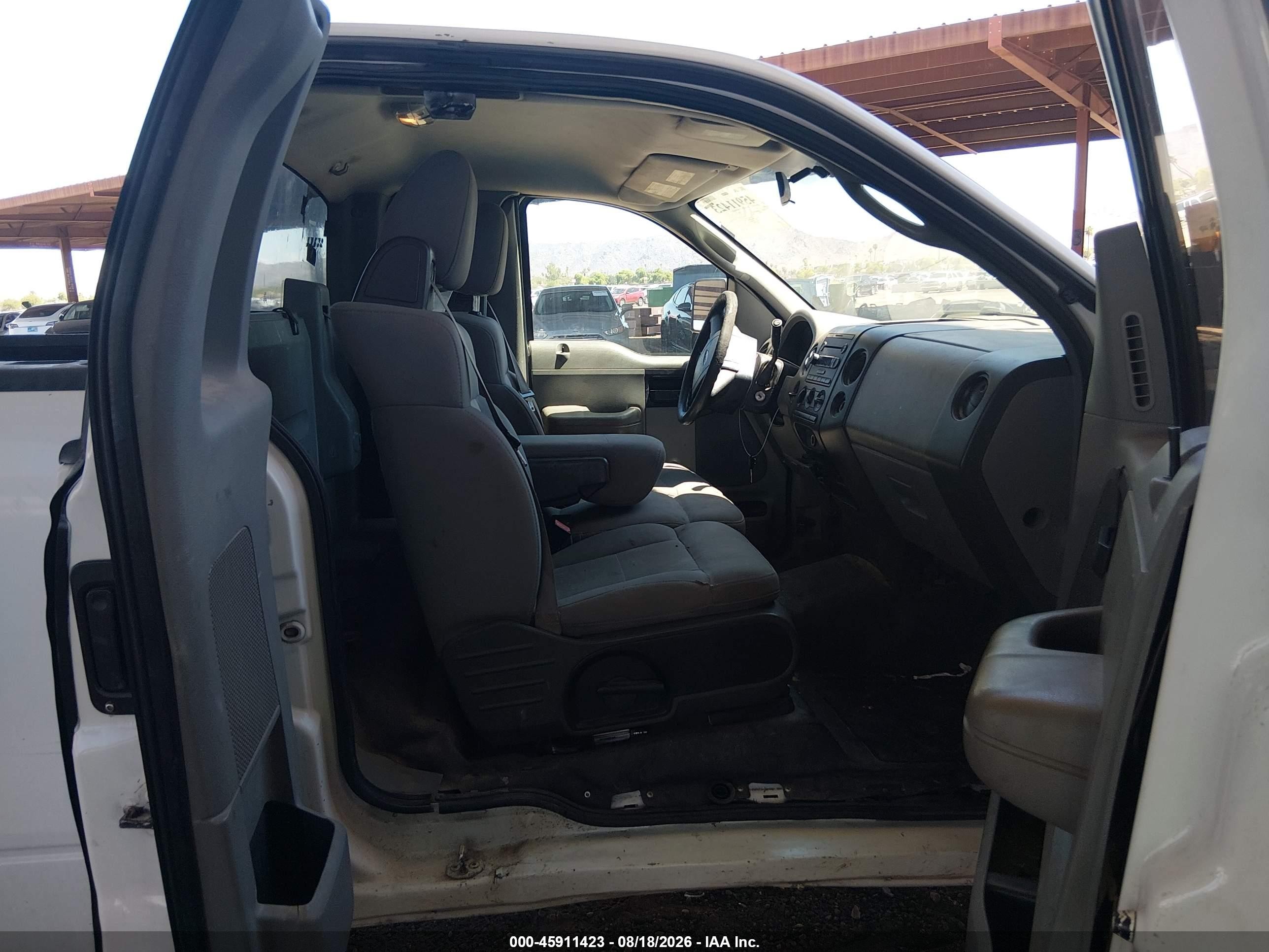 2006 Ford F-150 Stx/xl/xlt White vin: 1FTRF12276NB68403