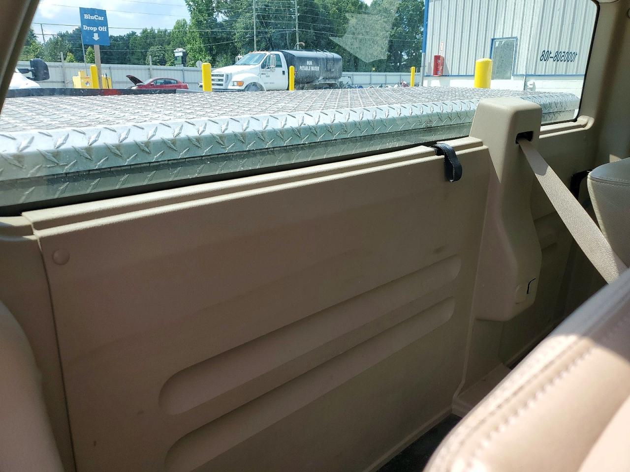 2008 Ford F150 Xl White vin: 1FTRF12278KB80622