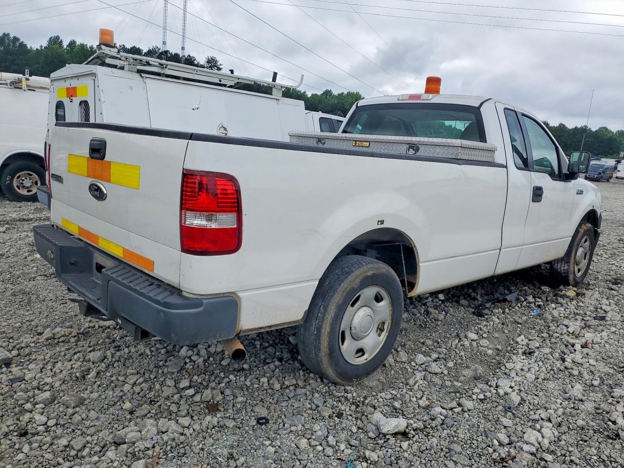 2008 Ford F150 Xl White vin: 1FTRF12278KB80622