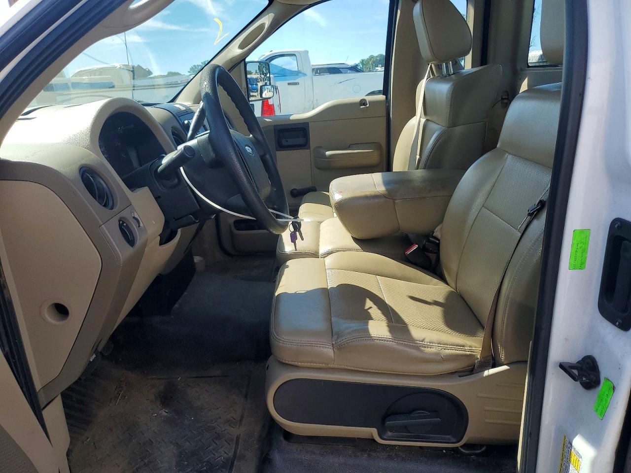 2008 Ford F150 Xl White vin: 1FTRF12278KB80622