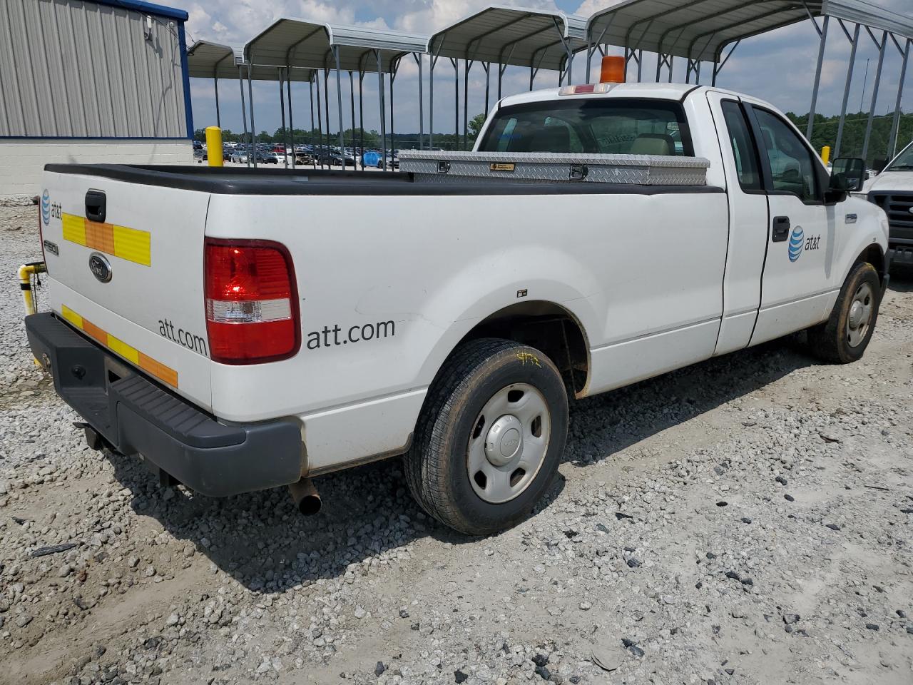 2008 Ford F150 Xl White vin: 1FTRF12278KB80622 Damage: Right Bed Side, Dent(S) W/ Paint Dmg, 3 To 4 Inches