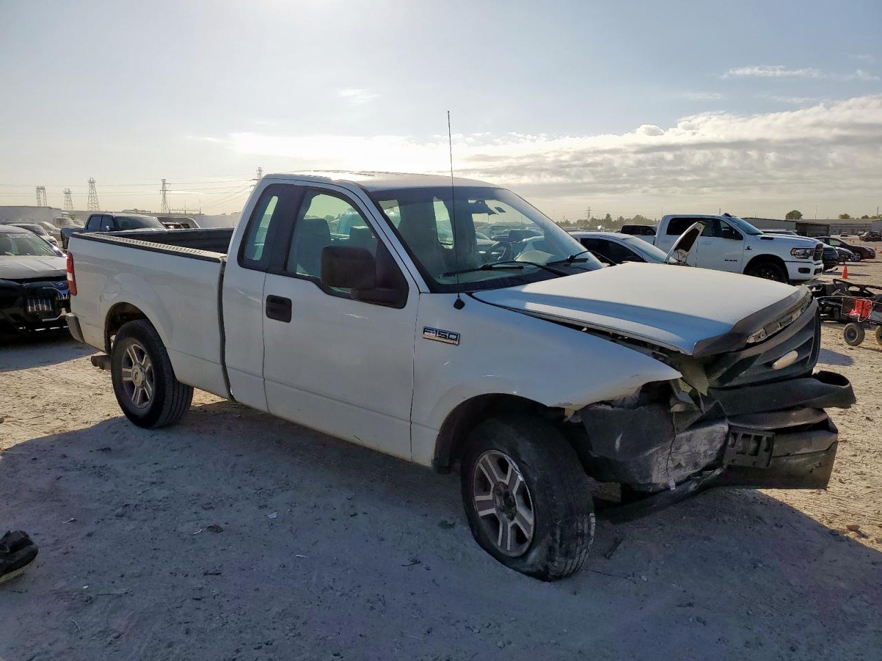 2008 Ford F150 White vin: 1FTRF12278KD97054