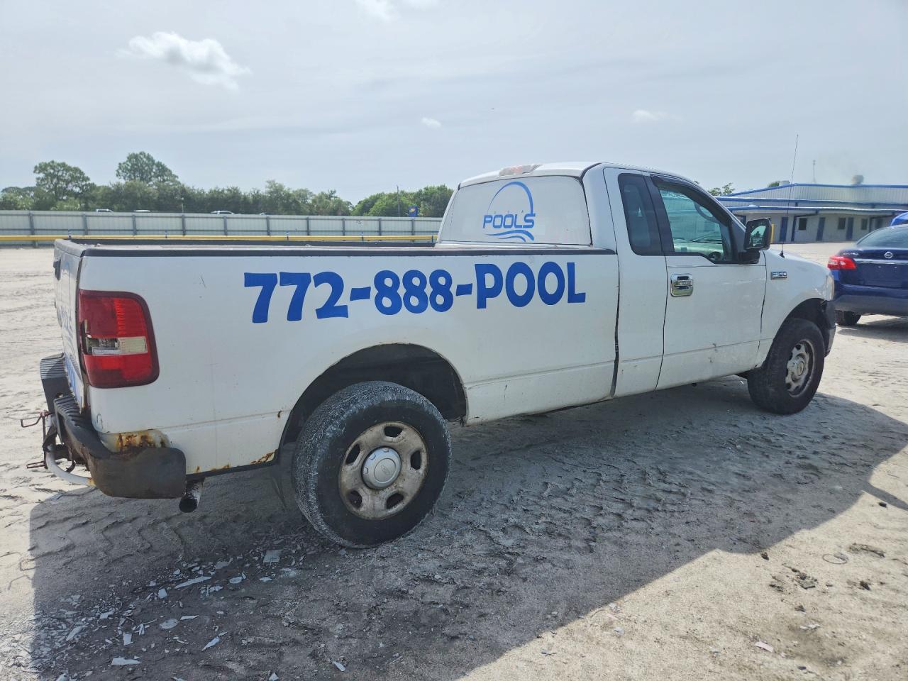 2005 Ford F150 White vin: 1FTRF12285NA94570